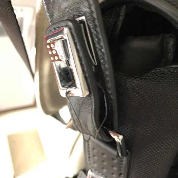 NWOTs tumi LXT Imagination messenger bag